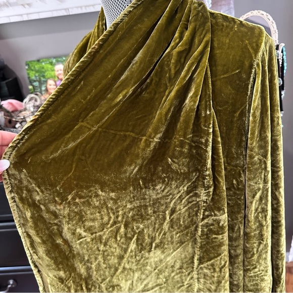 Kathleen Sommers Boutique Dijon Silk Velvet Open Cardigan Medium – Quiet Luxury - Picture 4 of 16